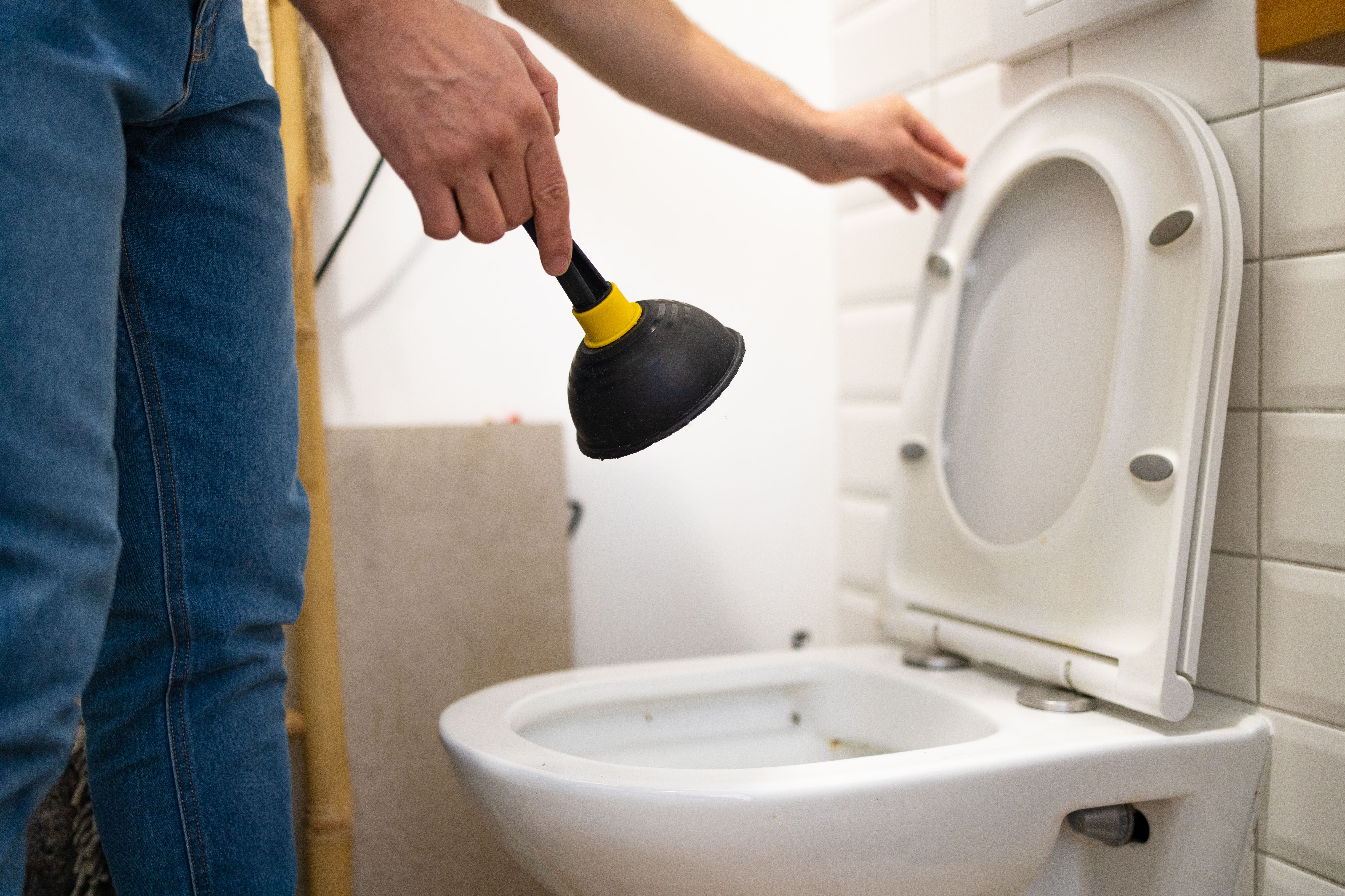 Toilet Not Flushing all the way