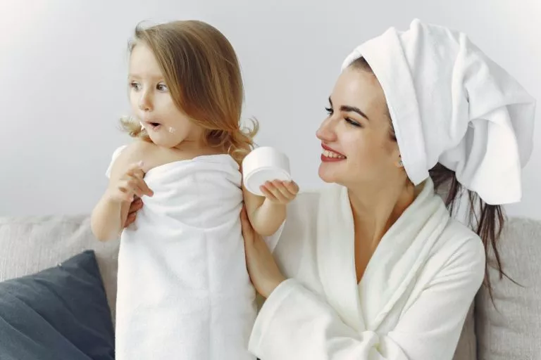 mother-and-daughter-in-their-bathrobes-and-towels-3985042-1-768x512.jpg