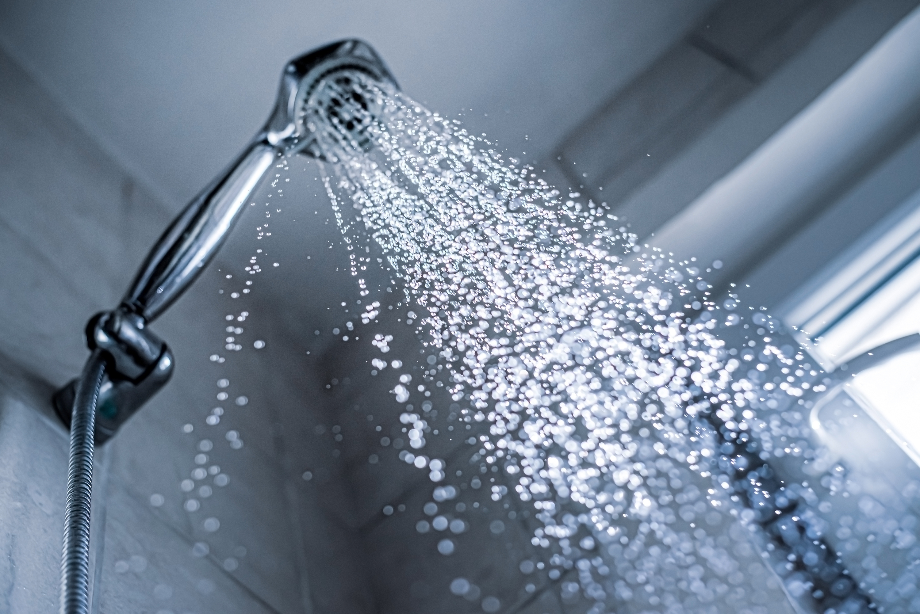 DIY water heater draining tips before calling a plumber